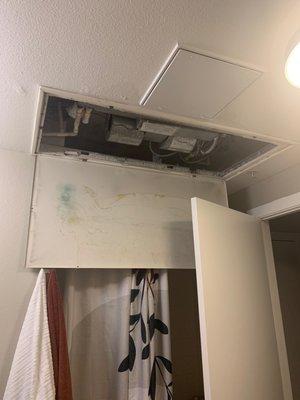AC that isn't working. Maintenance has left it open and never returned on multiple occasions.