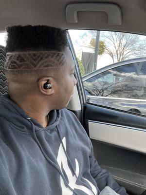 Mali Crown Hair Design was cut by Clipper God Flako (@nfb_barber on ig) at Supreme Cuts (@we_are_supremecuts on ig).