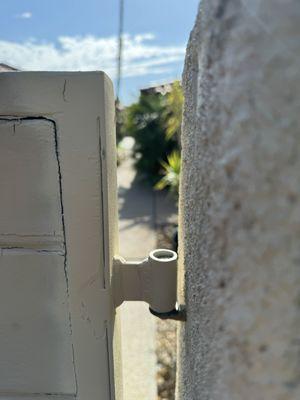 New welded side and hinge