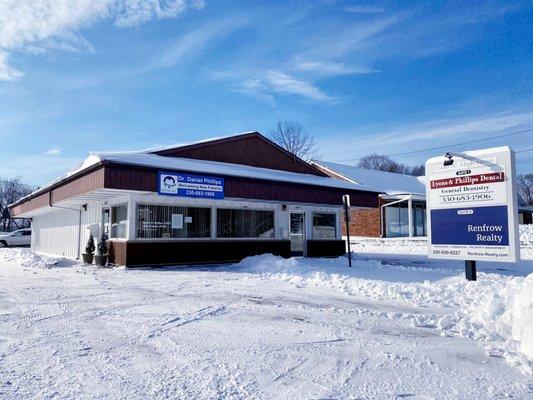 Lyons & Phillips Dental
1440 W High St Suite 1, Orrville, OH, United States, Ohio