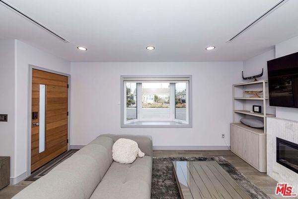 linear registers in the ceiling for central a/c