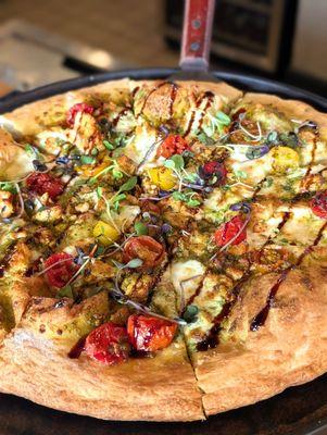 Chicken pesto pizza