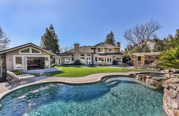 Lauren Sommer - Arrive Real Estate Group