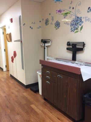 Weight and height station