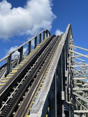 Lift hill of Roar-a-saurus