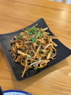 Mian Noodles And Dumplings