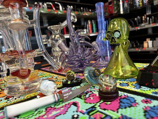 All American artist @pipemaker @billzboro @JDZ___ @jaywglass @kyruglass @lyssalouglass @slabslicer710dabtools @erikandersglass @steveHglass