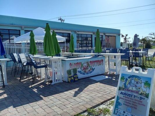 Sandy Bottom's Bar and Grill