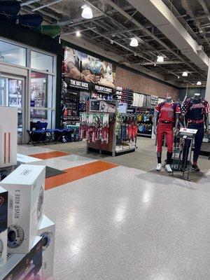 DICK'S Sporting Goods