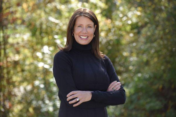 Mary Frances Sells Cleveland Homes - Howard Hanna