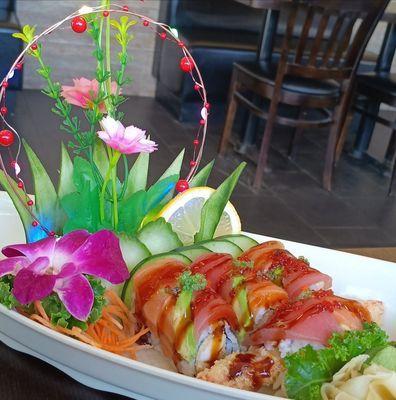 Titanic Roll. Very fresh and tasty.