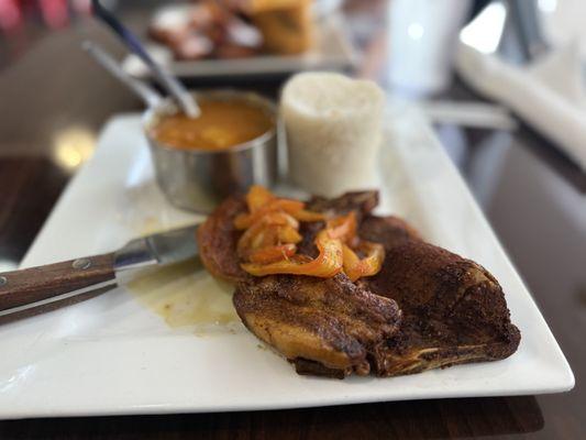 Pork chops with white rice and beans