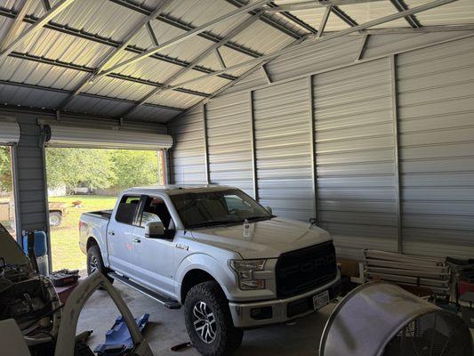 Bustin Knuckles Automotive