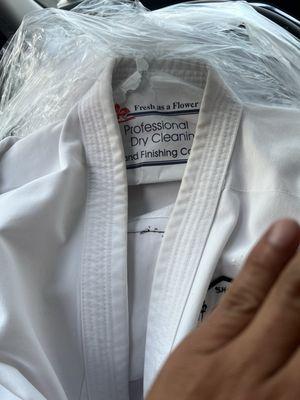 Sweat stains still visible after "cleaning" ! Do not go to this business!