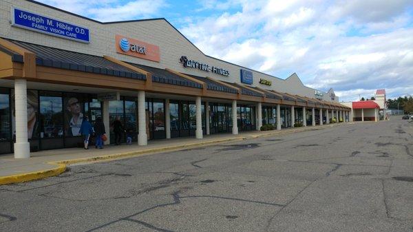 Marshall Plaza shopping center in Marshall MI