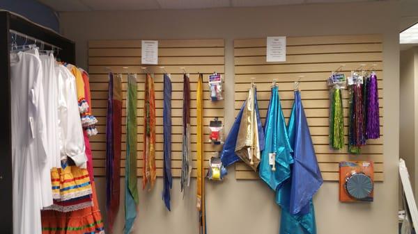 DANCE streamers and Flags 7941 ogden Lyons il 60534