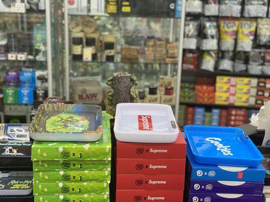 Glowup Smoke and Vape