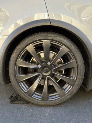 Tesla Model X Rear Right Wheel Before Repair