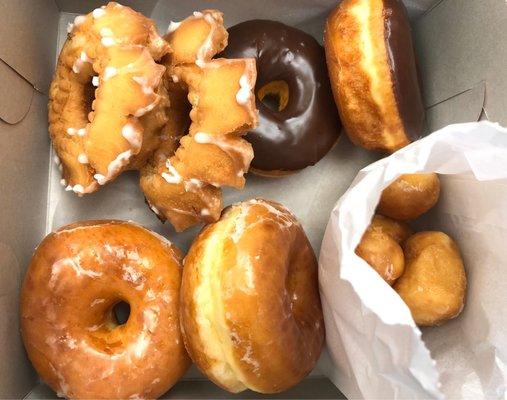 Pam's Donuts & Ice Cream