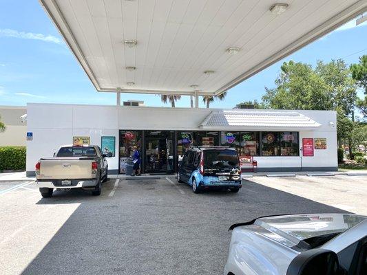 The front of the convenience store