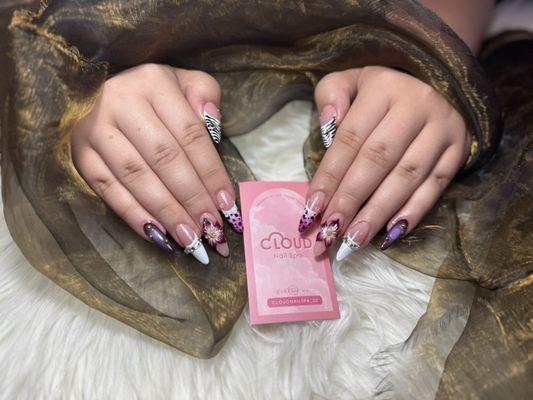 Got my nails done by Amy and they are gorgeous! She took her time but still fast and i'm obsessed with them!!