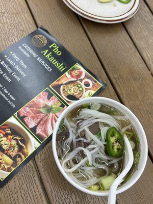 Went into this store and to my surprise they have an indoor store which serves pho along with other dishes. Their pho was nice and hot :)