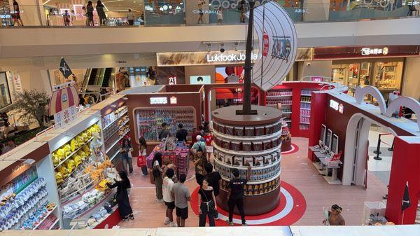 One Piece x MINISO pop-up