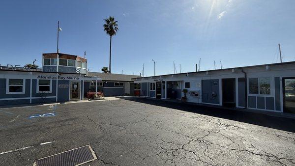 Place does not exist or wrong hours...