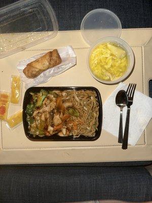 Chicken in garlic sauce with lo mien instead of rice, Wonton egg drop soup and a pork egg roll.