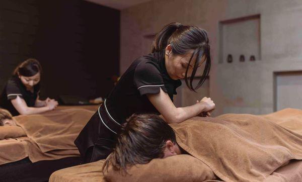 Shiatsu massage is usually performed with the client fully clothed and without the use of massage oil.