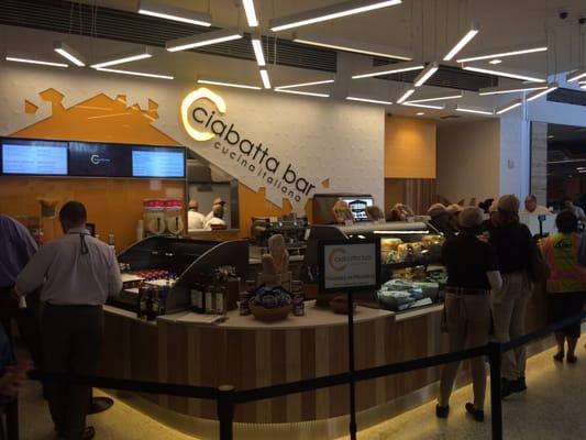 Nice place to grab a quality bite!!