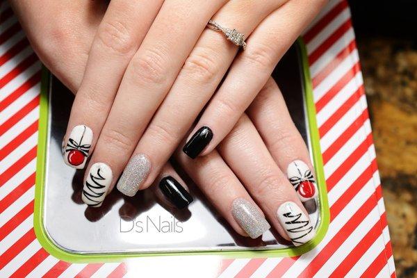 Christmas ornaments on dip powder