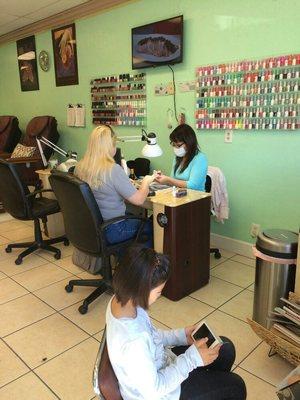 Van with more than 15 years experience in nail care will give your nail a beautiful and healthy appearance.