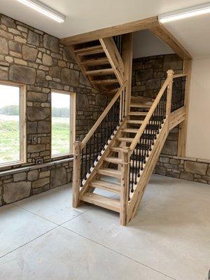 Custom Stairs & Finishes, Inc