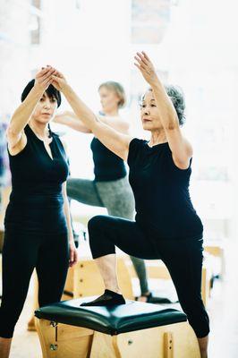 Liesbeth teaching one of our clients.