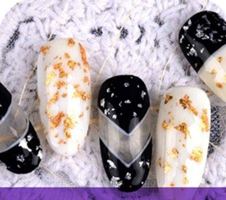 Foil nails for simply cute design by Lyna