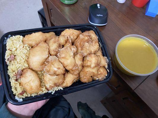 "Chicken w/ almond" is fried chicken bites with an almond gravy. There were no unprocessed almonds or almond slices.