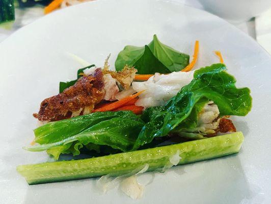 Garden roll ready to roll up with cucumber, carrot, daikon, lettuce, thai basil, mint leaves and dip into sweet tamarind sauce