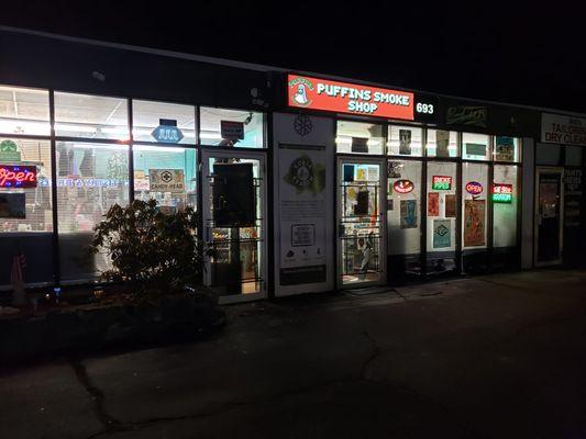 Puffins Smoke Shop