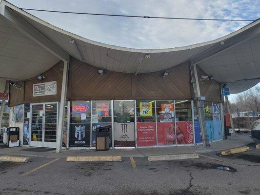 Gas 'n Food Store
