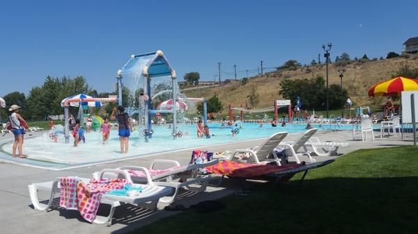 Little fun place for the kids to get some swim time and sunshine