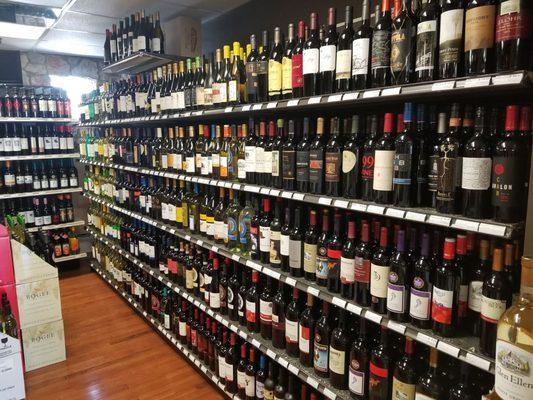 Kiana Wine and Liquor