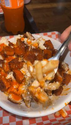 Mac n fries w Buffalo