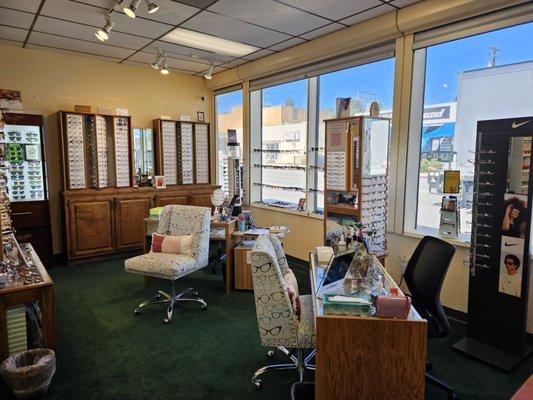 Fitting area for glasses. Awesome Doctor Great staff.