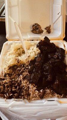 They have done it again this platter of oxtails and cabbage was fantastic. The cabbage had peas carrot and corn in it, it was good yummmmm