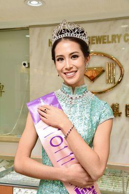 Miss Chinese 2022
Courtney Zeng
Spokeswoman of Laihing.com Jewelry