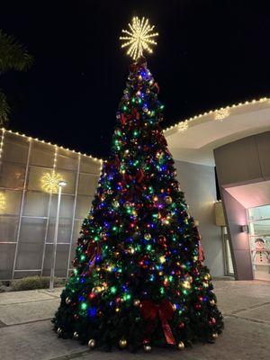 Miami-Dade Public Library System - Kendale Lakes Branch