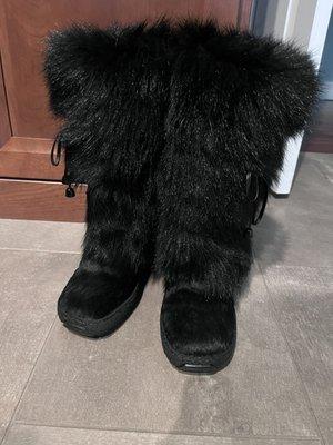 Fur boots