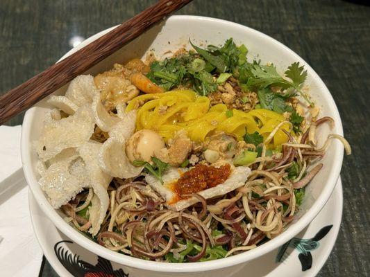 Mì Quảng Gà Tôm Thịt