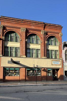 Looking Glass Consignment